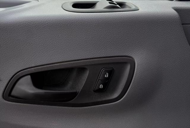 2015 Ford Transit Medium Roof w/Sliding Side Door w/LWB