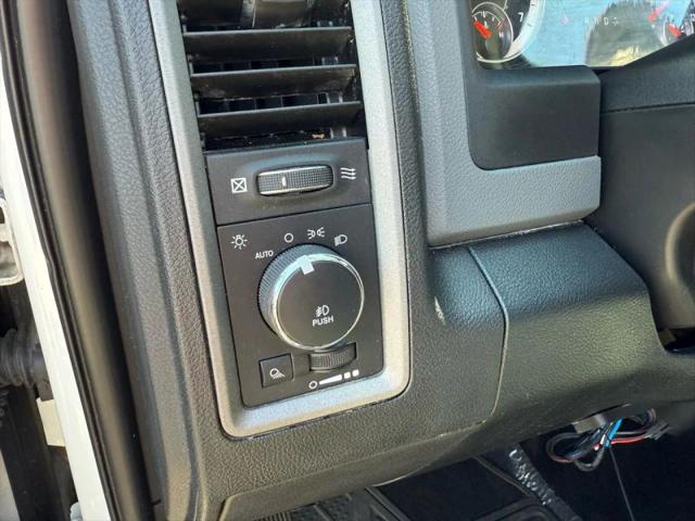 2017 Ram 1500 Express Crew Cab 4x4 57 Box