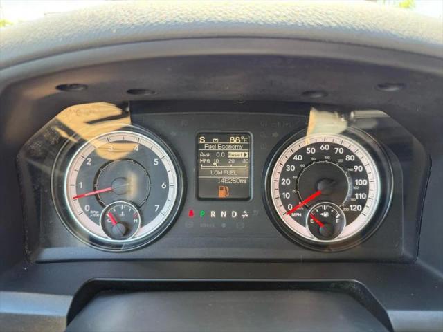 2017 Ram 1500 Express Crew Cab 4x4 57 Box