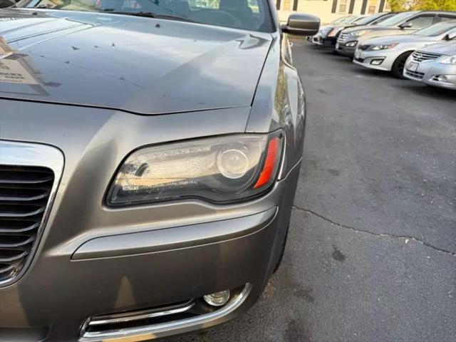 2012 Chrysler 300 S V6
