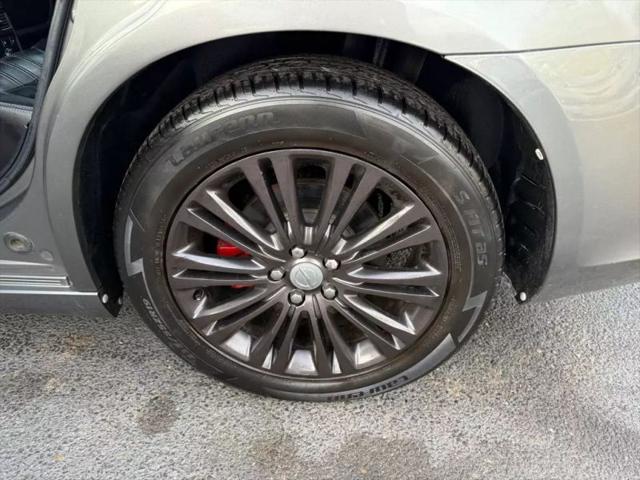 2012 Chrysler 300 S V6