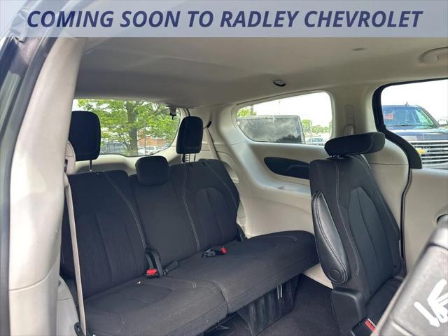2023 Chrysler Voyager LX