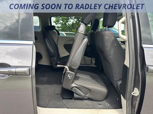 2023 Chrysler Voyager LX