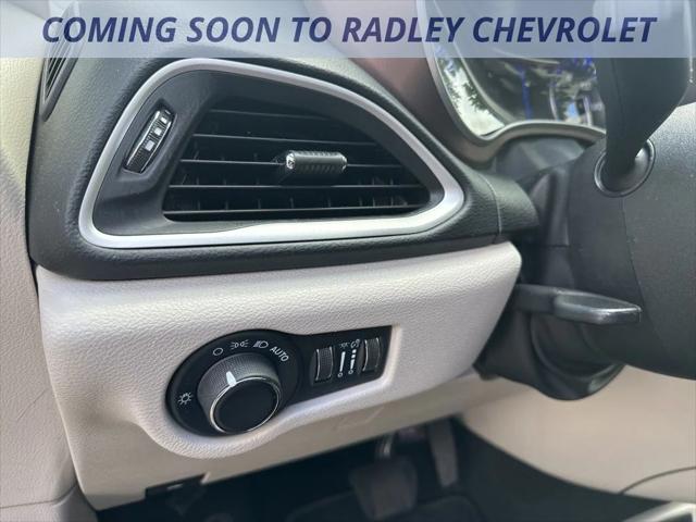 2023 Chrysler Voyager LX