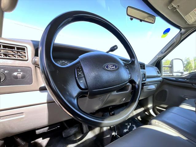 2004 Ford F-550 XL