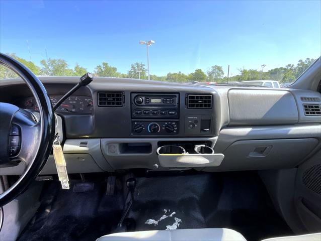 2004 Ford F-550 XL
