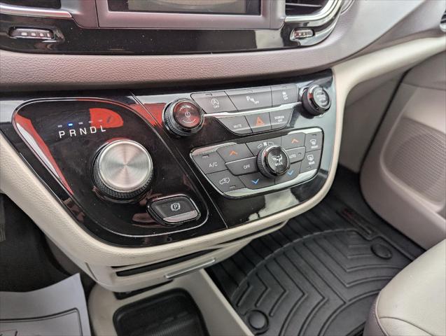 Used 2019 Chrysler Pacifica For Sale in Jackson, MI