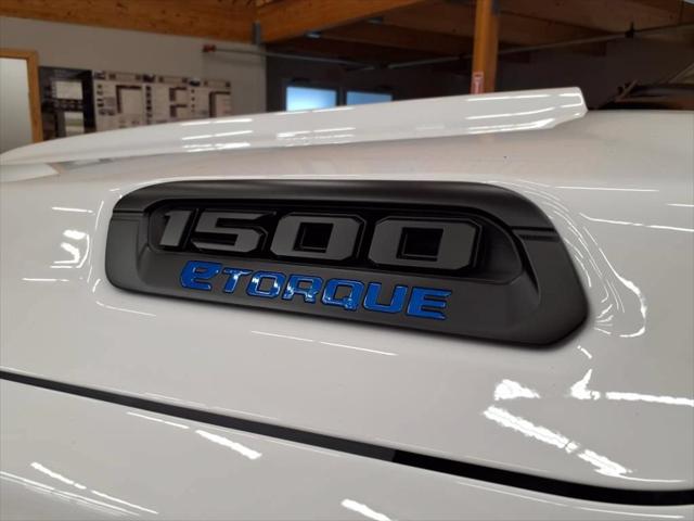 2025 Ram 1500 Tradesman Crew Cab 4x4 5'7" Box