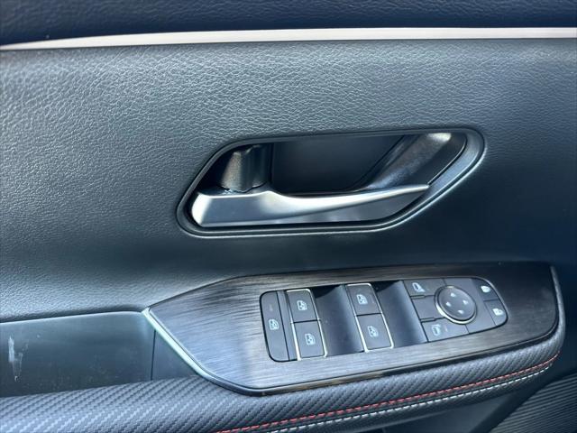 2025 Nissan Kicks SR FWD