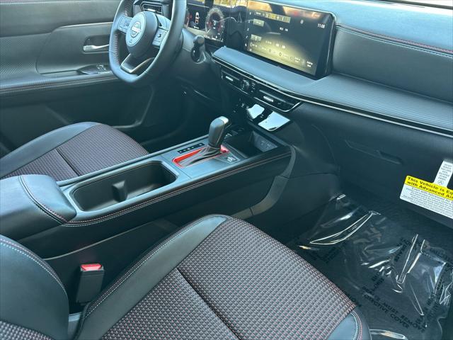 2025 Nissan Kicks SR FWD