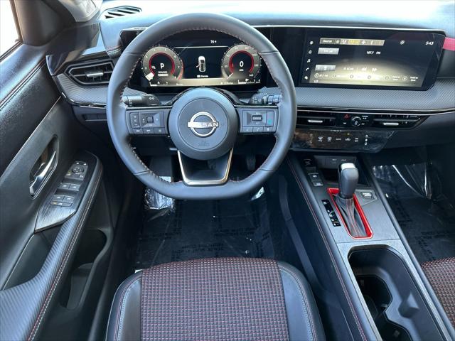 2025 Nissan Kicks SR FWD