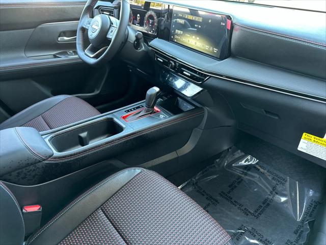 2025 Nissan Kicks SR FWD