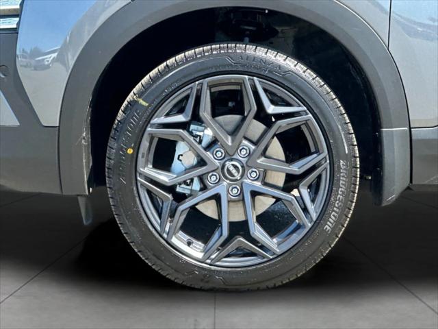 2025 Nissan Kicks SR FWD