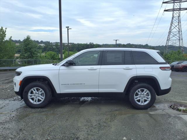 2025 Jeep Grand Cherokee GRAND CHEROKEE LAREDO 4X4