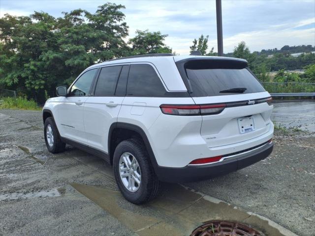 2025 Jeep Grand Cherokee GRAND CHEROKEE LAREDO 4X4