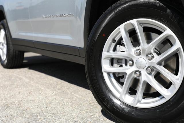 2025 Jeep Grand Cherokee GRAND CHEROKEE L LAREDO X 4X2