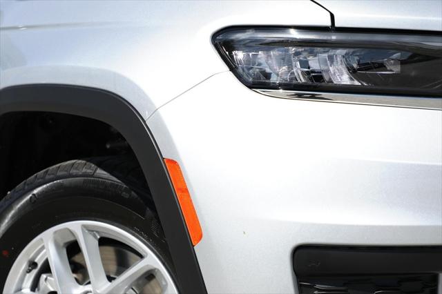 2025 Jeep Grand Cherokee GRAND CHEROKEE L LAREDO X 4X2