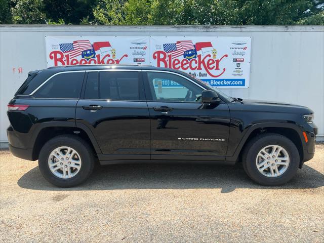 2025 Jeep Grand Cherokee Laredo 4x2