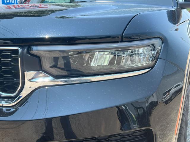 2025 Jeep Grand Cherokee Laredo 4x2