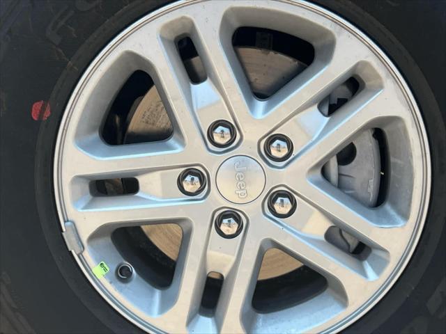 2025 Jeep Grand Cherokee Laredo 4x2