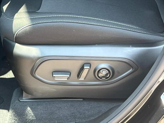 2025 Jeep Grand Cherokee Laredo 4x2