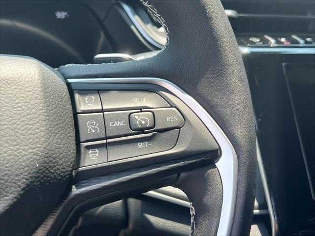 2025 Jeep Grand Cherokee Laredo 4x2