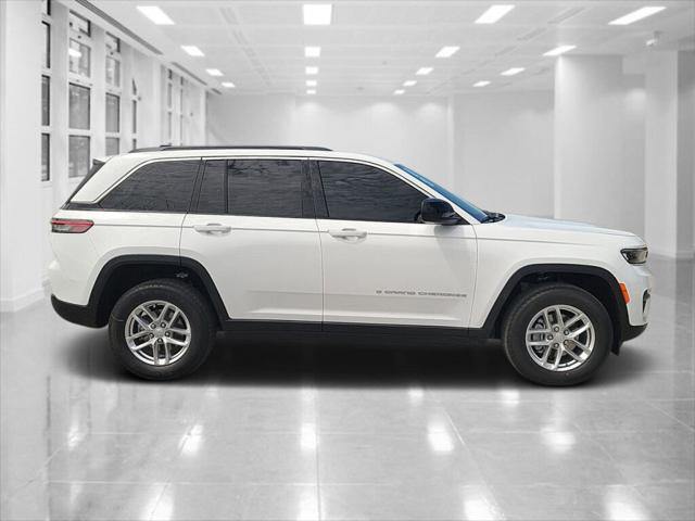 2025 Jeep Grand Cherokee GRAND CHEROKEE LAREDO X 4X2