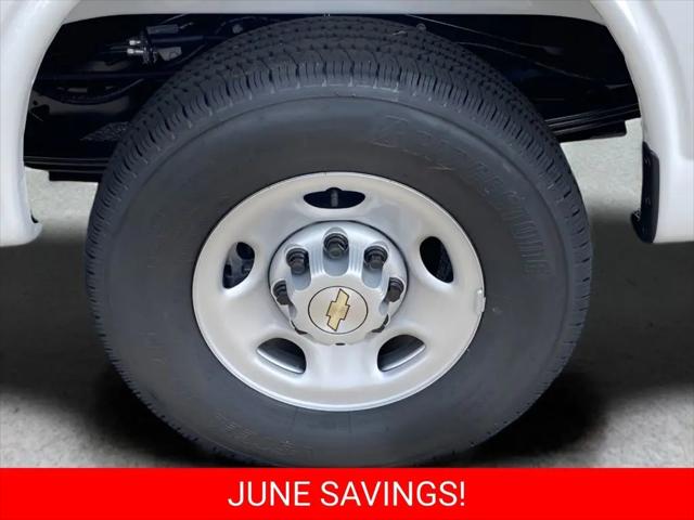 2025 Chevrolet Express Cargo Van RWD 2500 Regular Wheelbase WT