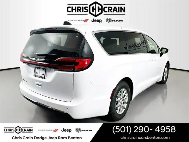 2025 Chrysler Pacifica Select