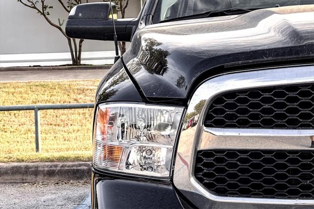 2023 RAM 1500 Classic SLT Crew Cab 4x2 57 Box