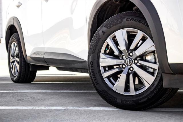 2025 Nissan Pathfinder SV FWD