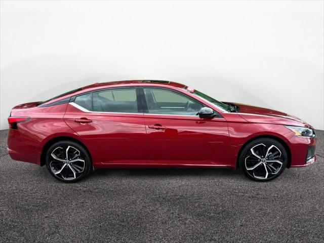 2025 Nissan Altima SR FWD