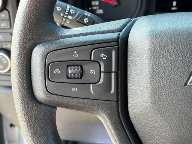2025 Chevrolet Silverado 1500 4WD Crew Cab Short Bed Custom