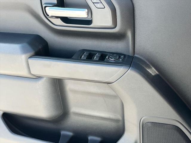 2025 Chevrolet Silverado 1500 4WD Crew Cab Short Bed Custom
