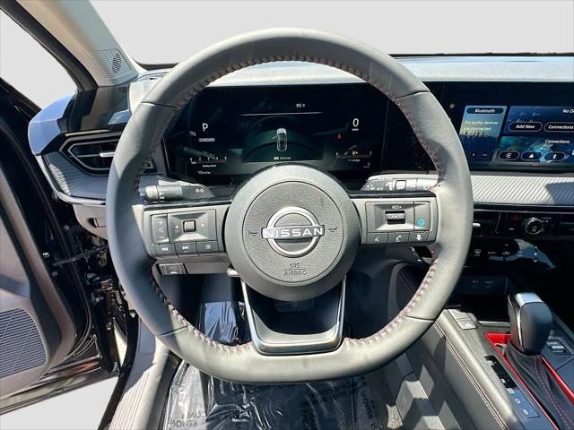 2025 Nissan Kicks SR FWD
