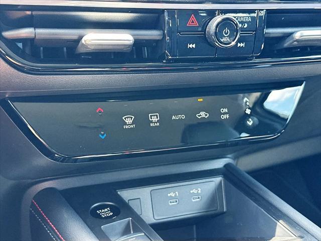 2025 Nissan Kicks SR FWD