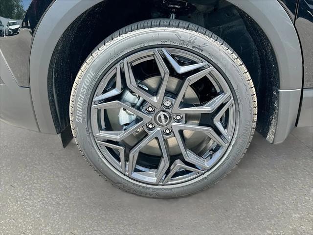 2025 Nissan Kicks SR FWD