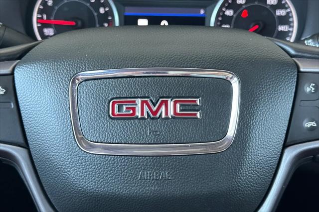 2022 GMC Acadia AWD AT4