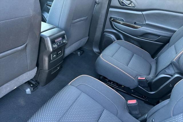 2022 GMC Acadia AWD AT4