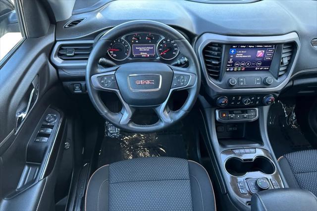 2022 GMC Acadia AWD AT4