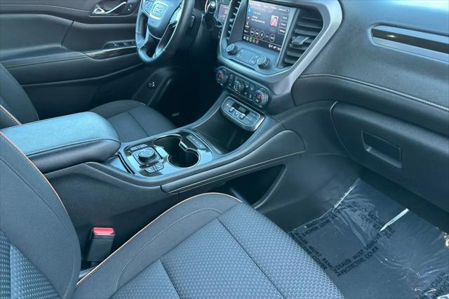 2022 GMC Acadia AWD AT4