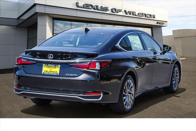 2025 Lexus ES 300h Luxury