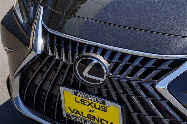 2025 Lexus ES 300h Luxury