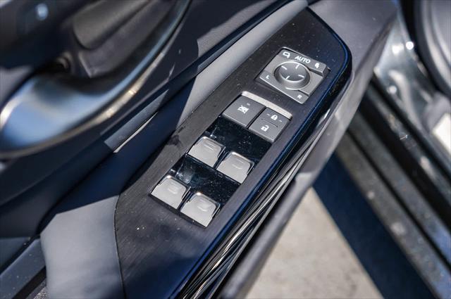 2025 Lexus ES 300h Luxury