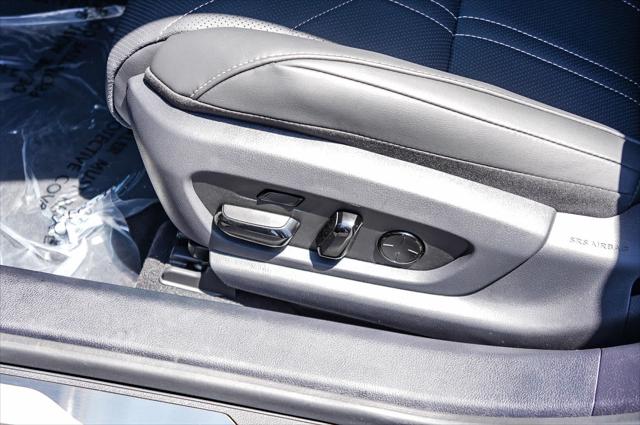 2025 Lexus ES 300h Luxury