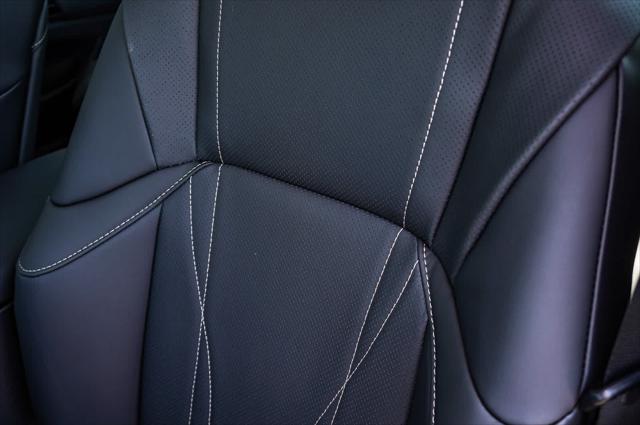 2025 Lexus ES 300h Luxury