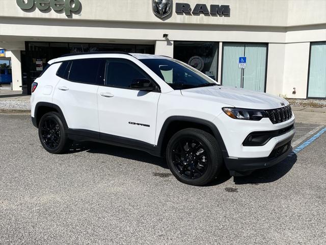 2025 Jeep Compass COMPASS LATITUDE 4X4