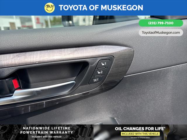 2025 Toyota Highlander Hybrid Platinum