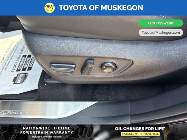 2025 Toyota Highlander Hybrid Platinum