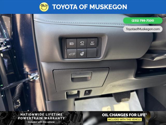 2025 Toyota Highlander Hybrid Platinum